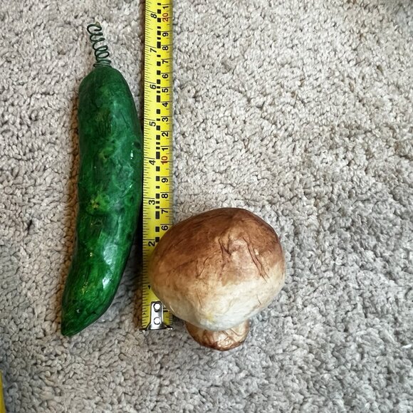 LOT 14 Paper Mache Vegetables Large 3" - 10" Folk Art Shiny Decor Staging Props - Picture 11 of 11